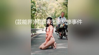 妹子拿着黄瓜表演口活