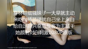 公交车上美少妇光顾着玩手机 我就专拍你的小咪咪